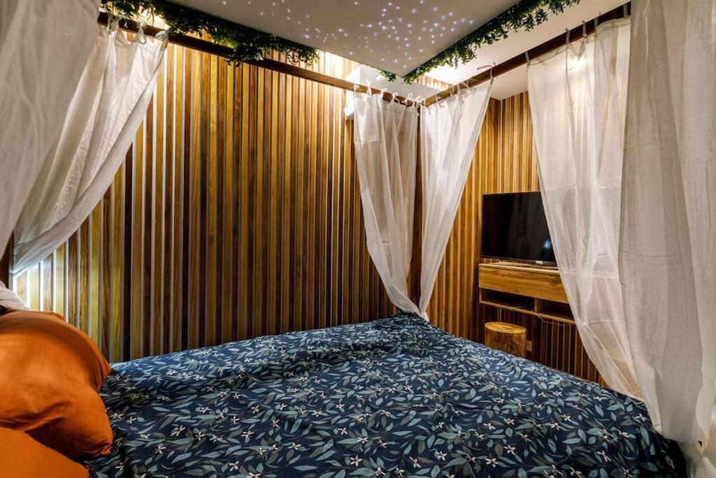Апартаменты Proche Paris - Style Bali 350 M Gare Mantes Экстерьер фото